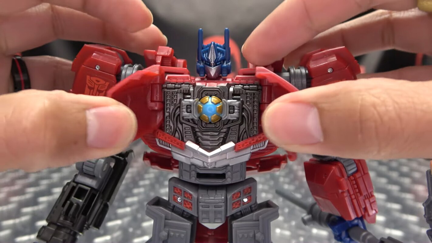 Gamer Edition Optimus Prime InHand Images & Video from Transformers